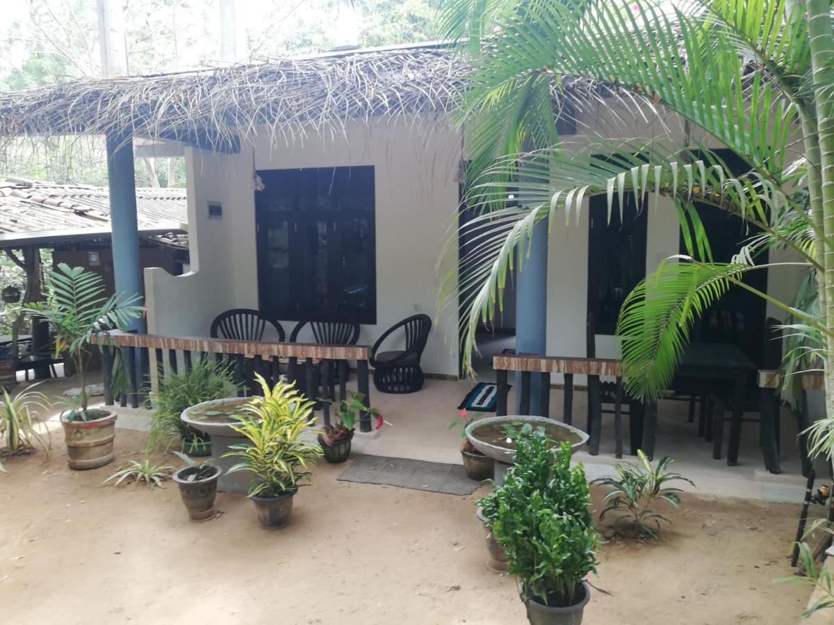 Sea Breeze Garden Hotel Tangalle Buitenkant foto