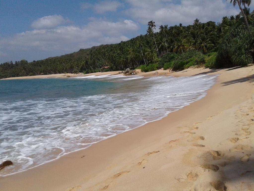 Sea Breeze Garden Hotel Tangalle Buitenkant foto