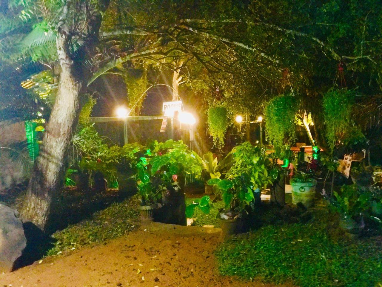 Sea Breeze Garden Hotel Tangalle Buitenkant foto