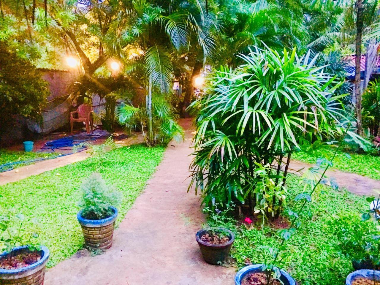 Sea Breeze Garden Hotel Tangalle Buitenkant foto